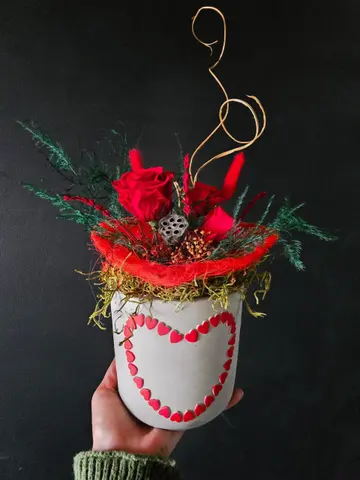 AMOUR RED - Preserved Flower Bouquet in a pot