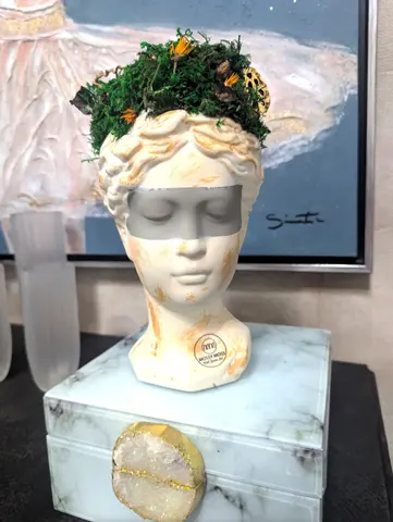 VENUS – Greek Goddess Moss Planter